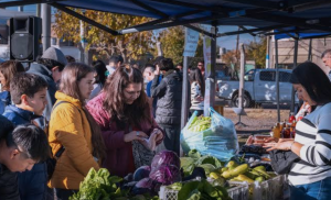 Locro, música y ofertas: vuelve la Feria Rinde Más
