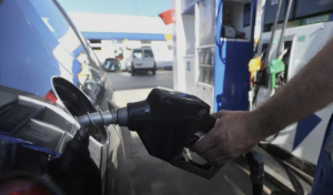 Los combustibles no frenan y preocupa la incertidumbre