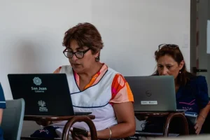 Maestros sanjuaninos se preparan para enseñar con IA