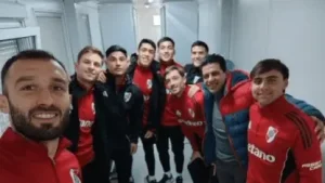 River aparta 11 jugadores y las derrotas reabre el debate