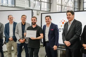 Orrego entregó $350 millones para la digitalización de Pymes de San Juan
