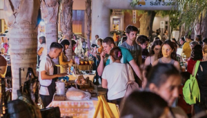 "O vamos todos o no va ninguno": los feriantes sostienen su postura