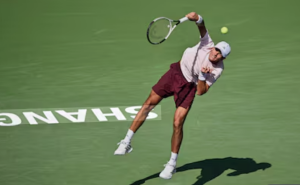 Rafa Jódar sancionado en Shanghái por gritar al recogepelotas